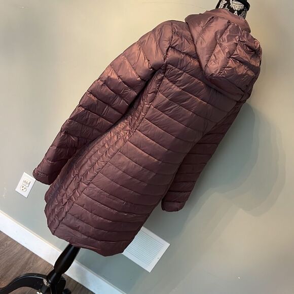 NEW. nylon puffer jacket . PACKABLE. 60% Down!!! NEW - Picture 3 of 5